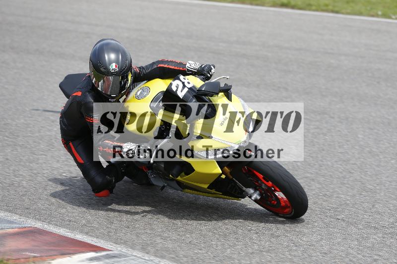 /Archiv-2024/29 12.06.2024 MOTO.CH Track Day ADR/Gruppe blau/28